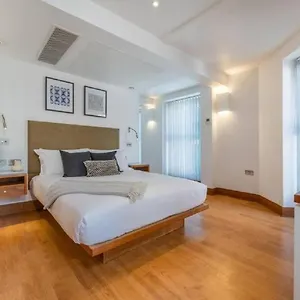 https://lovely-studio-apartment-in-the-heart-of-london.cambridgehotelsuk.com