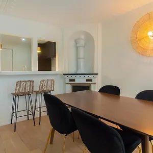 https://appartement-darchitecte-au-cur-de9.fr-paris.fr